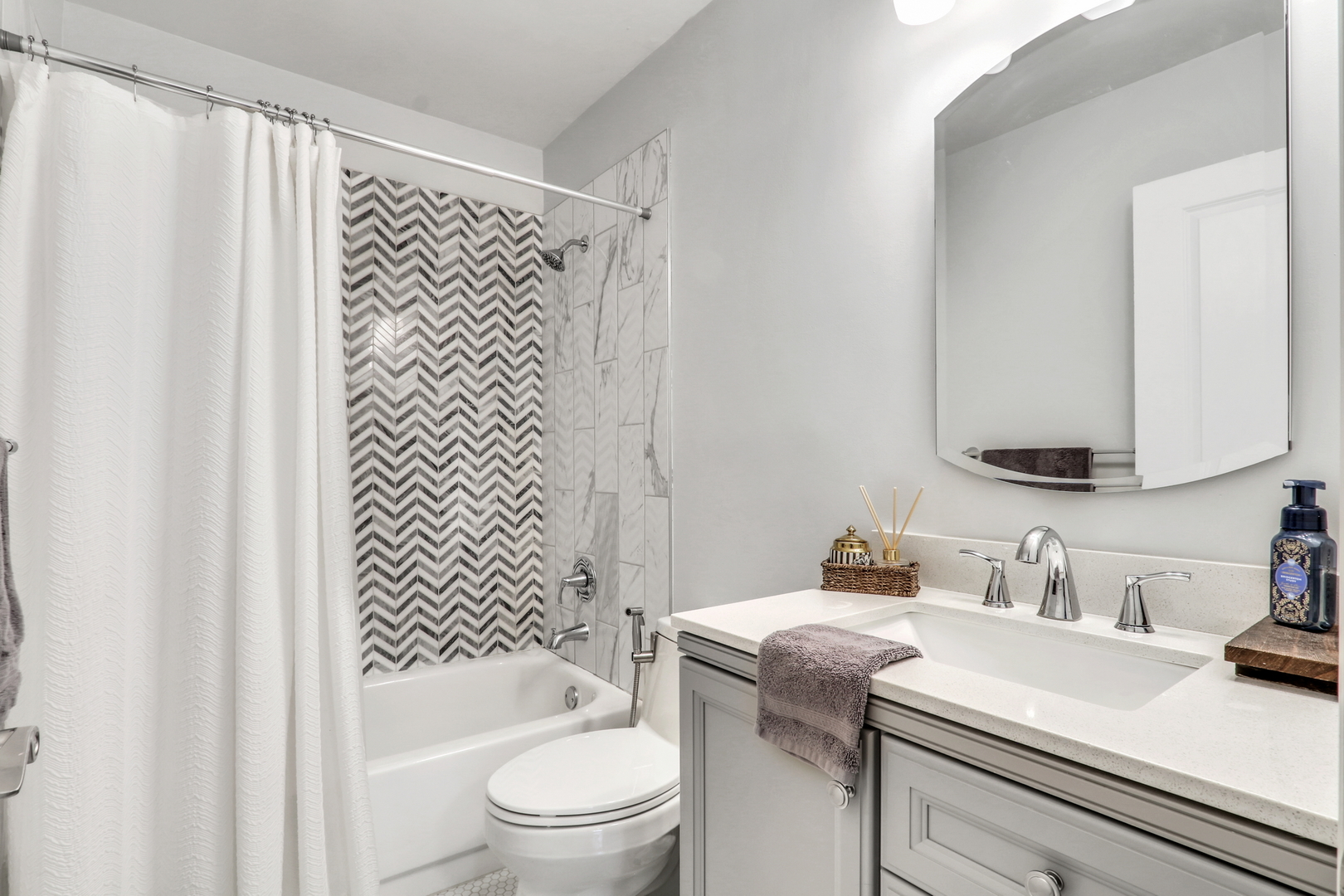 658 White Court, Gurnee, IL 60031