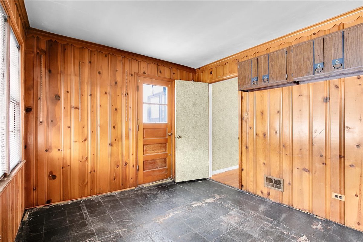 6226 N Springfield Avenue, Chicago, IL 60659