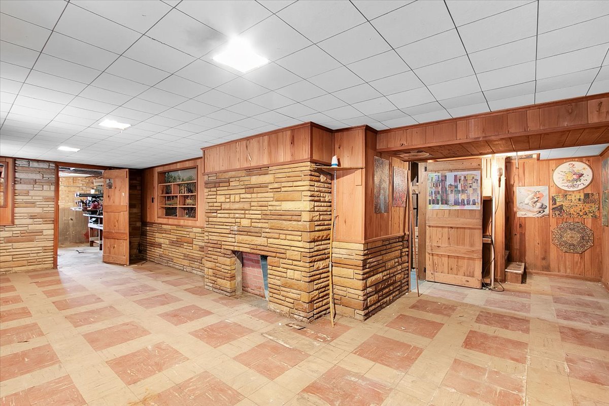 6226 N Springfield Avenue, Chicago, IL 60659