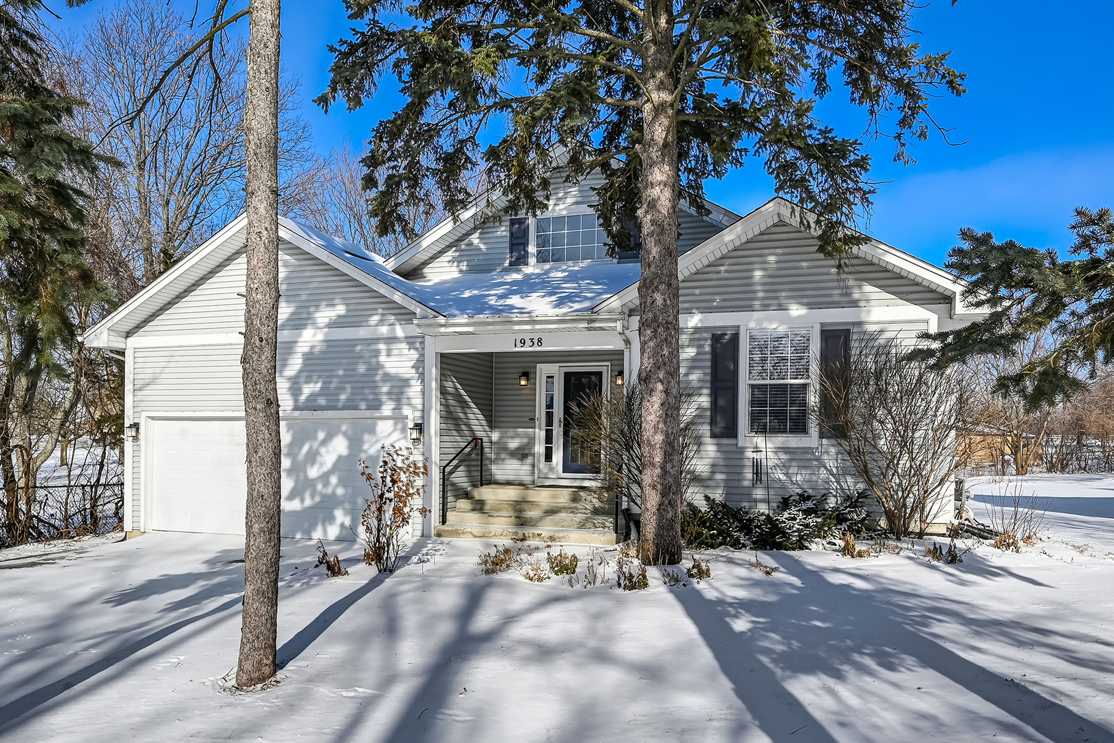 1938 MANNING Road, Darien, IL 60561