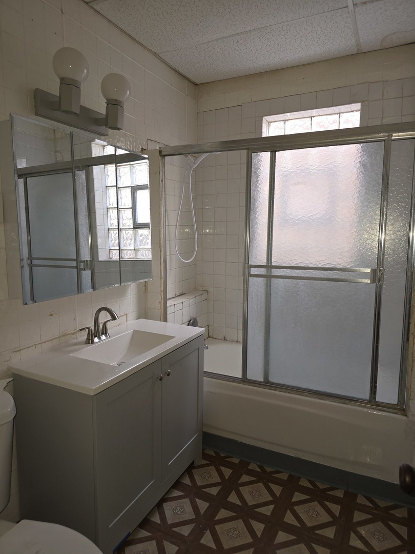 7517 S Green Street, Chicago, IL 60620