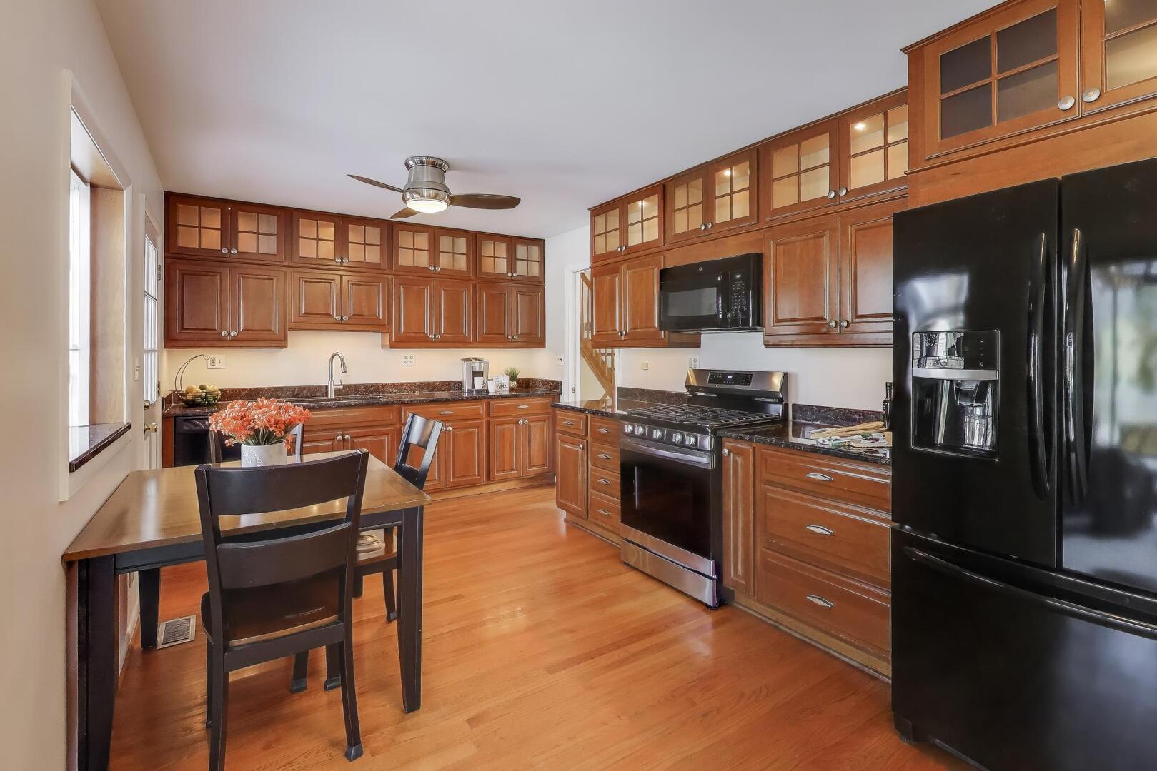 Arlington Heights, IL 60004