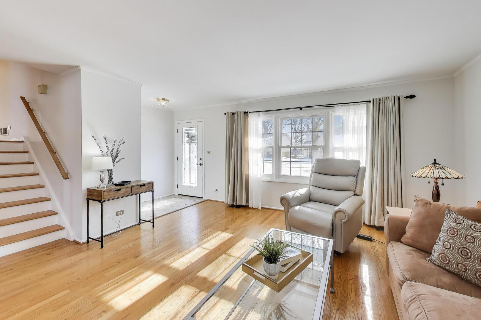 Arlington Heights, IL 60004