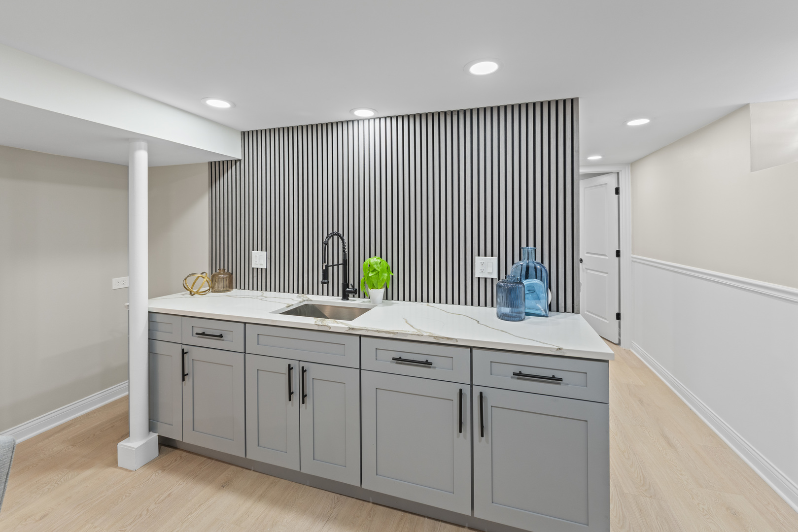 8169 S Tripp Avenue, Chicago, IL 60652