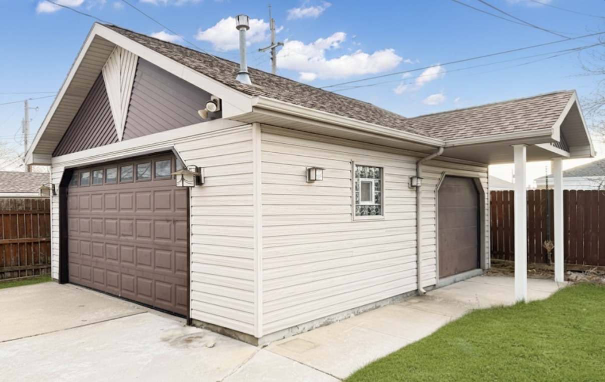 8169 S Tripp Avenue, Chicago, IL 60652