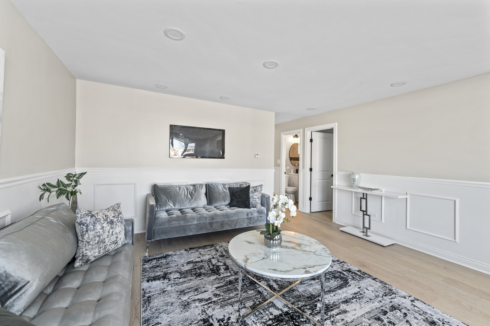 8169 S Tripp Avenue, Chicago, IL 60652