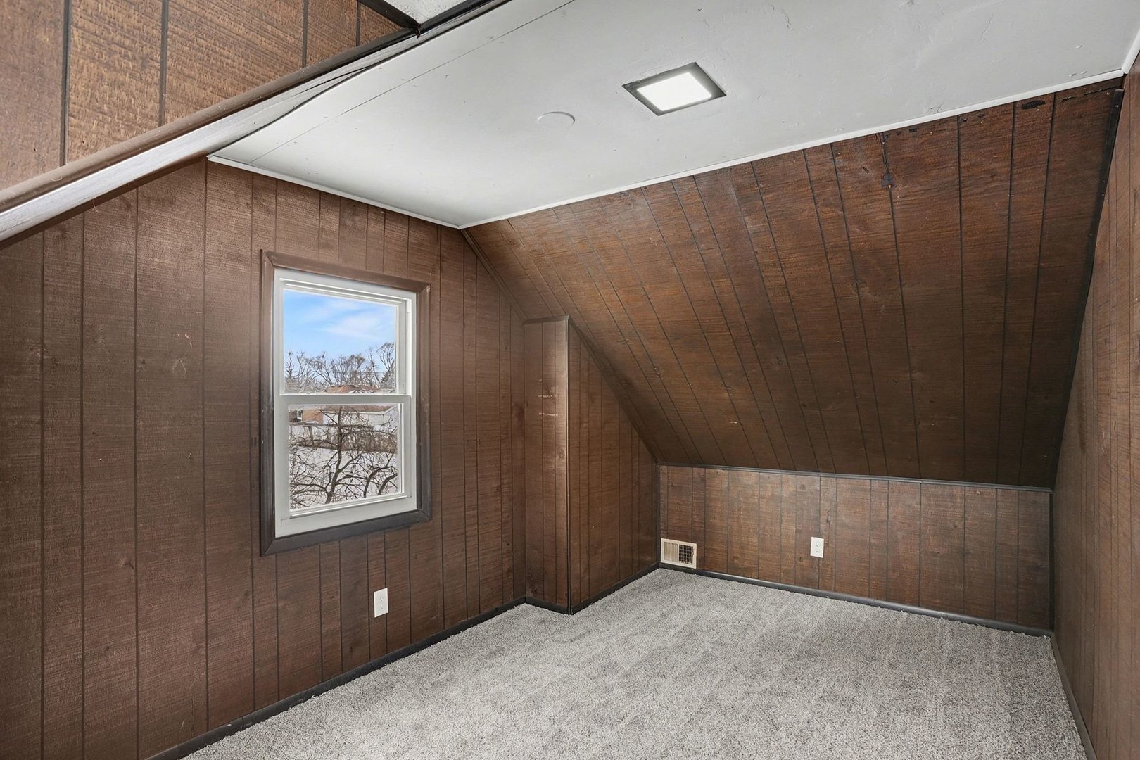 6520 W 82nd Street, Burbank, IL 60459