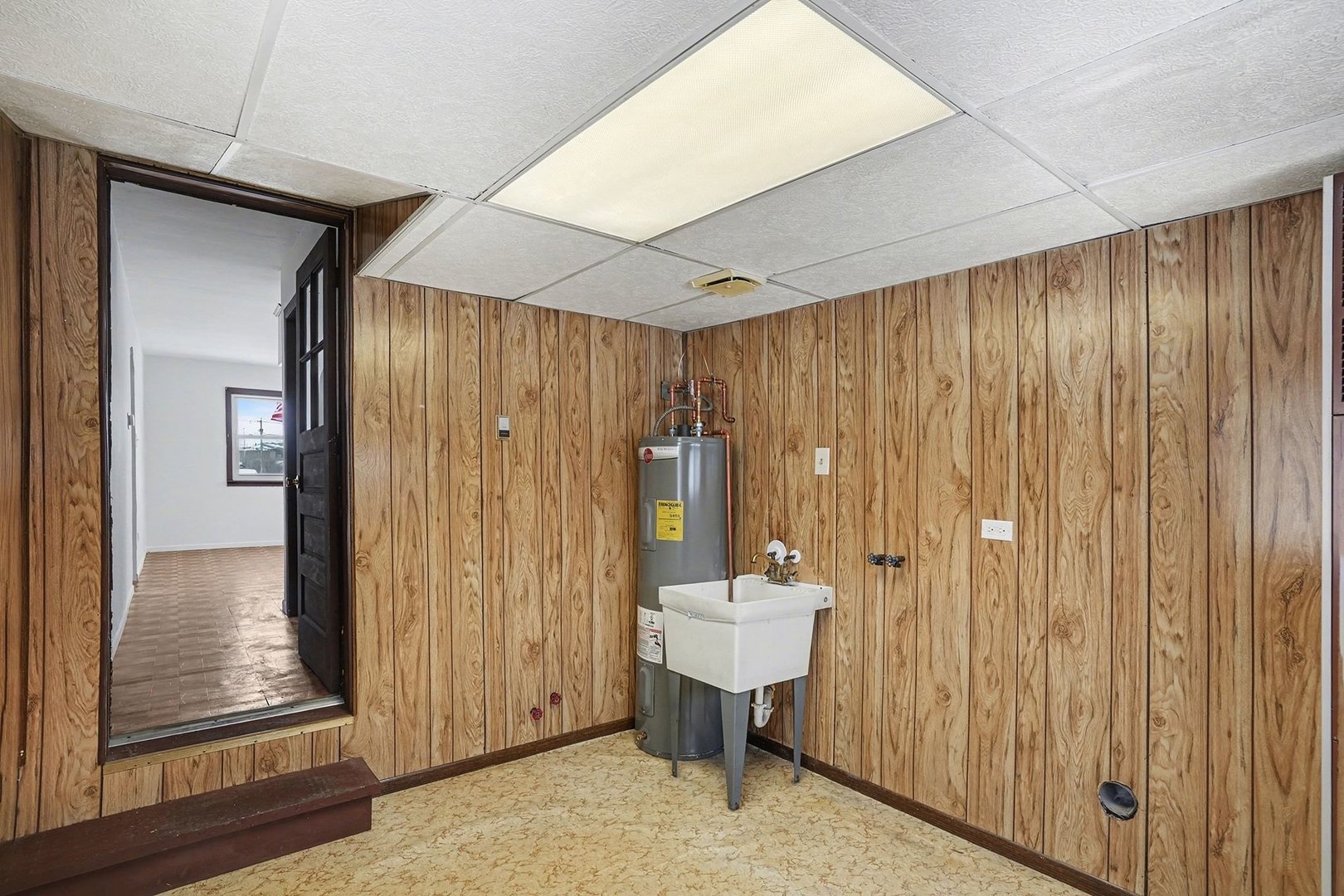 6520 W 82nd Street, Burbank, IL 60459