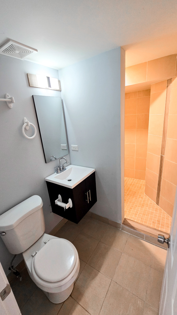 6751 S Campbell Avenue #3F, Chicago, IL 60629