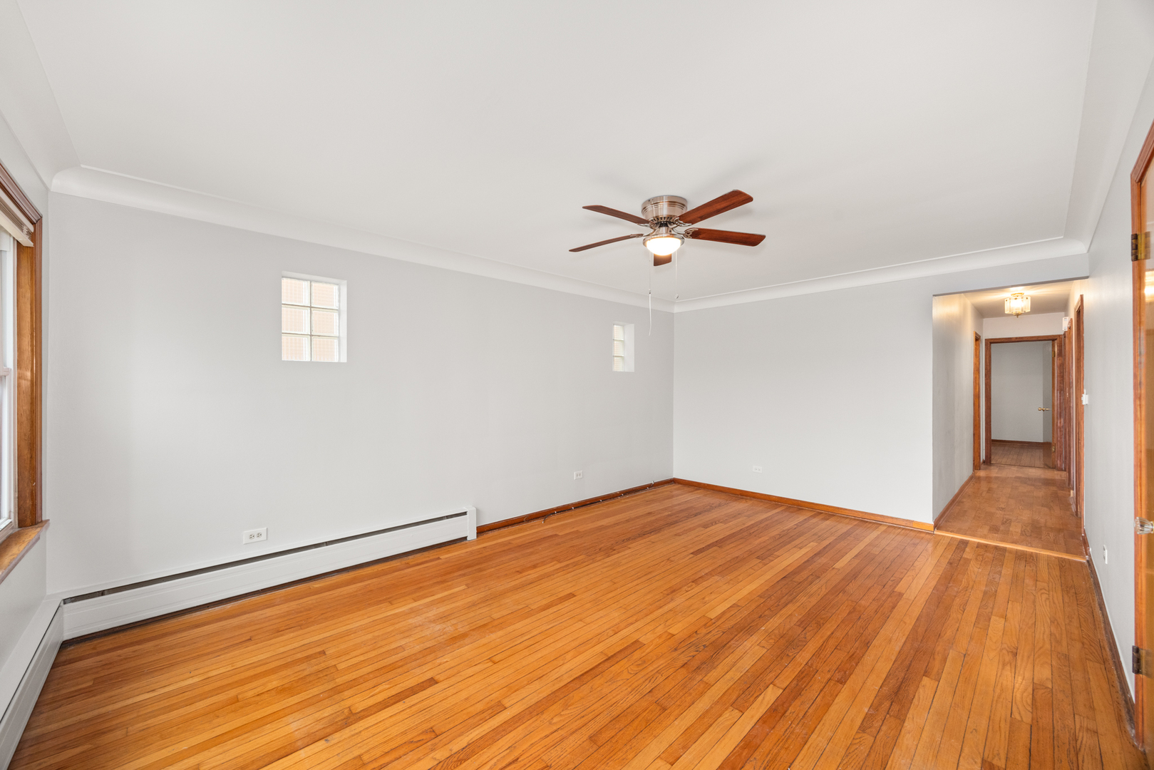 5748 W Montrose Avenue #1, Chicago, IL 60634