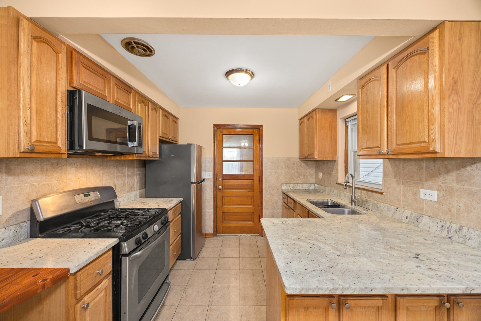 5748 W Montrose Avenue #1, Chicago, IL 60634