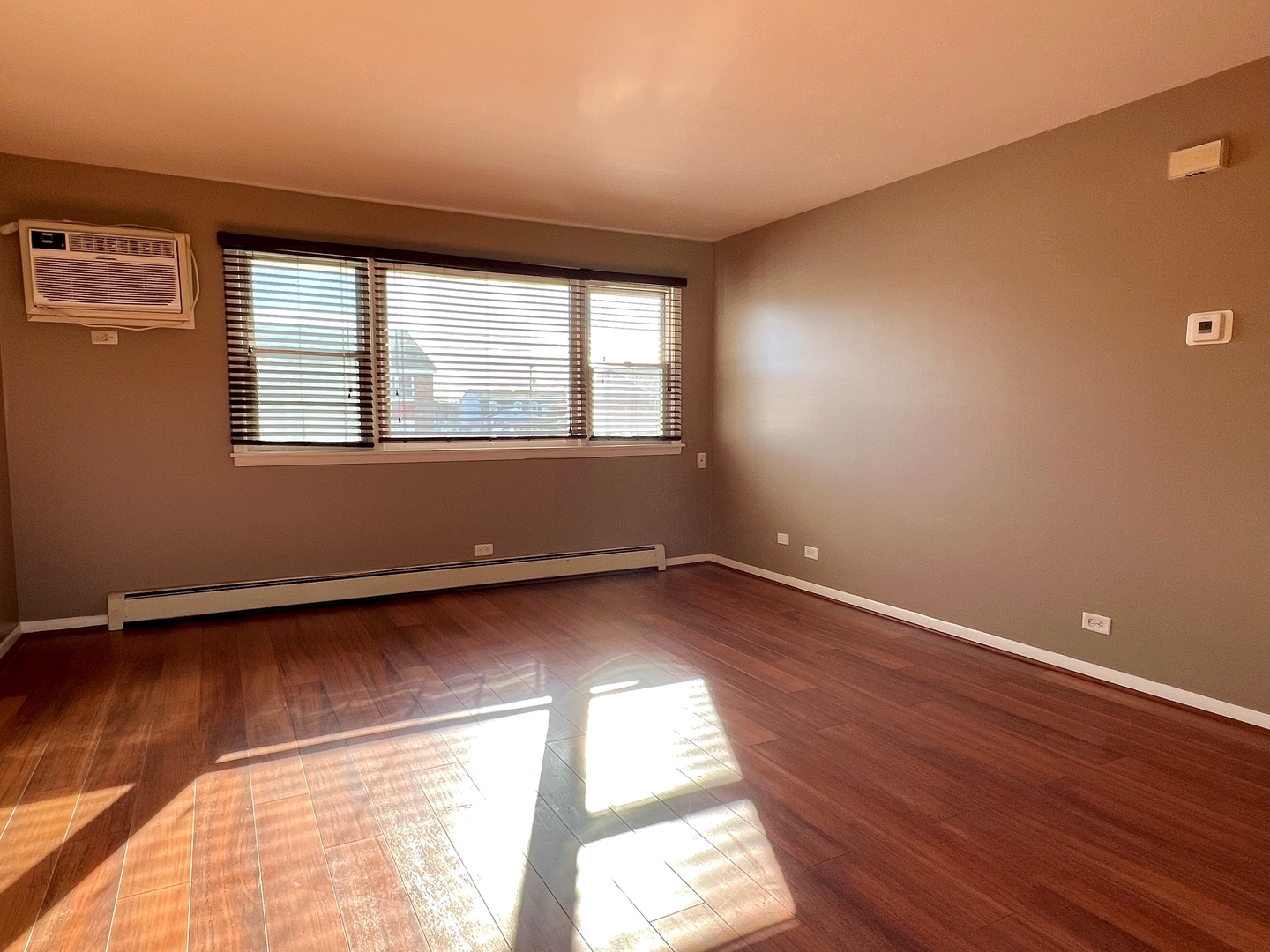 637 Pasadena Avenue #2W, Beecher, IL 60401