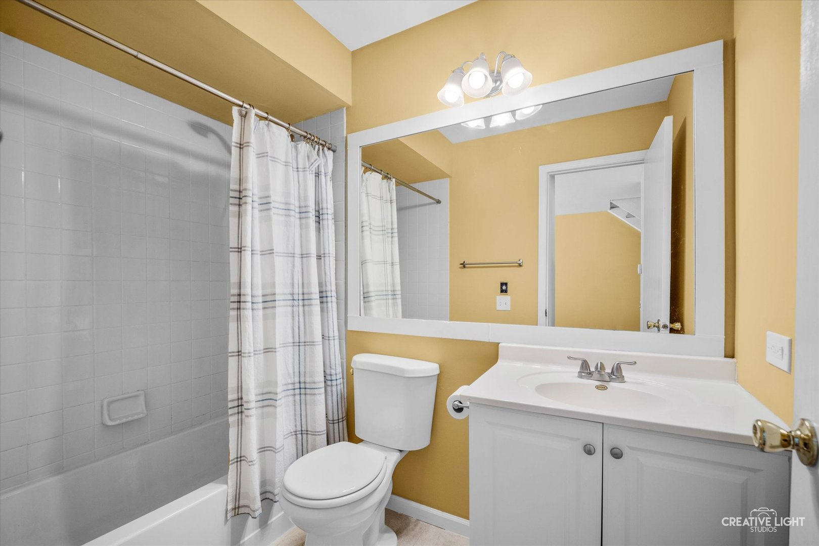 2027 Teton Parkway, Algonquin, IL 60102