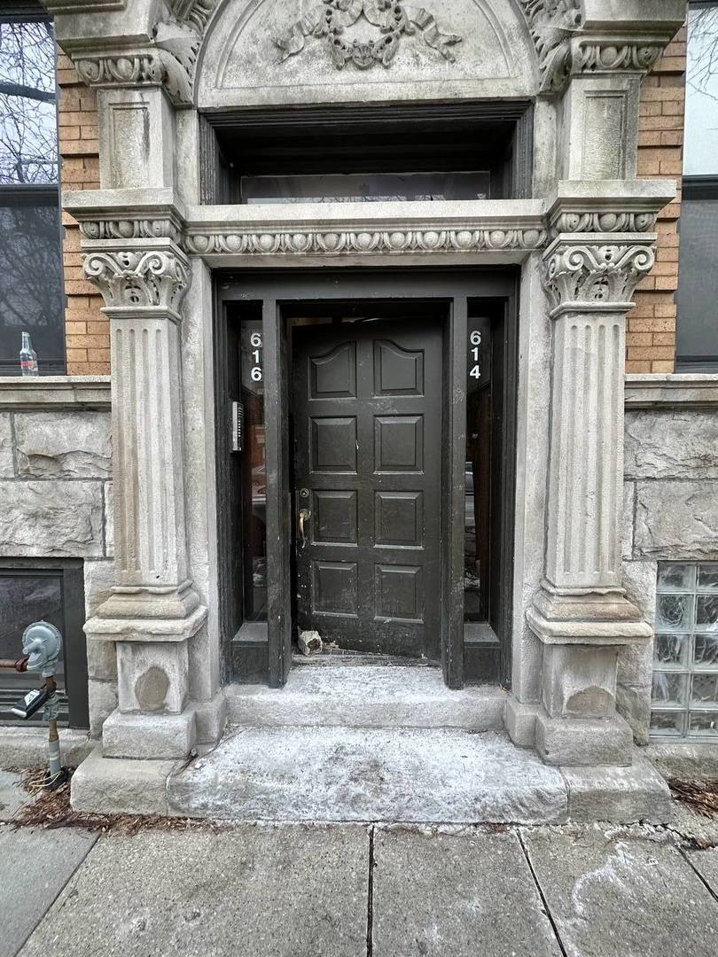 616 S Loomis Street #1, Chicago, IL 60607