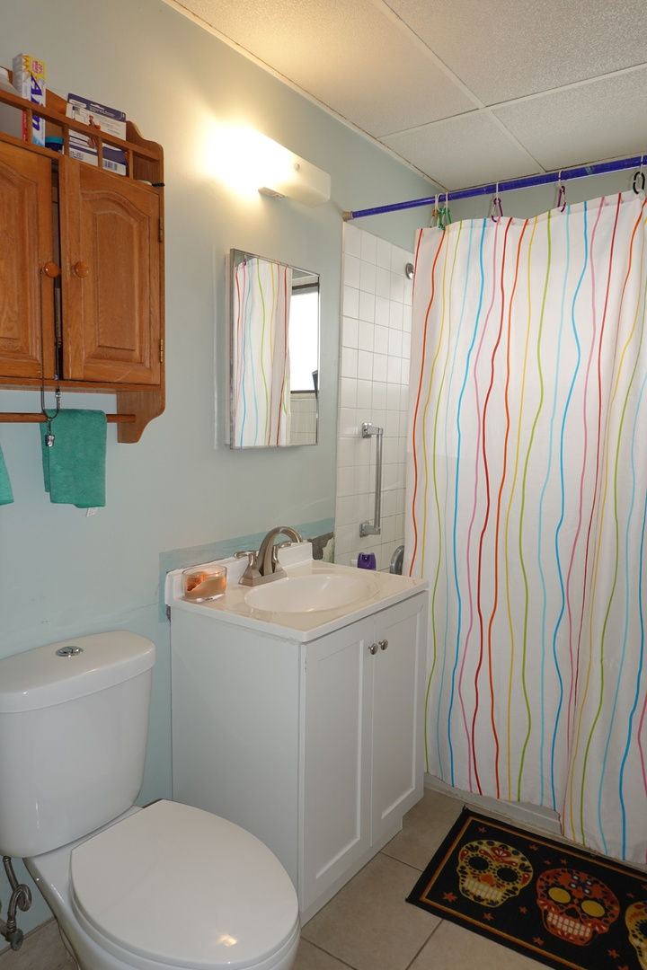 832 Mckinley Avenue, Mundelein, IL 60060