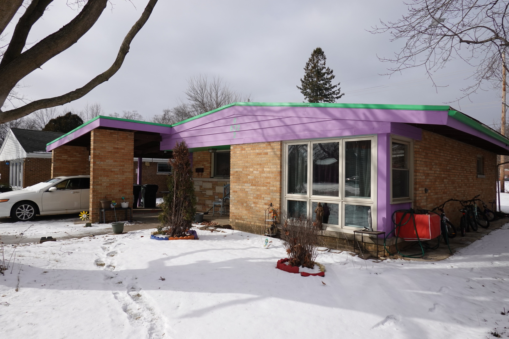 832 Mckinley Avenue, Mundelein, IL 60060