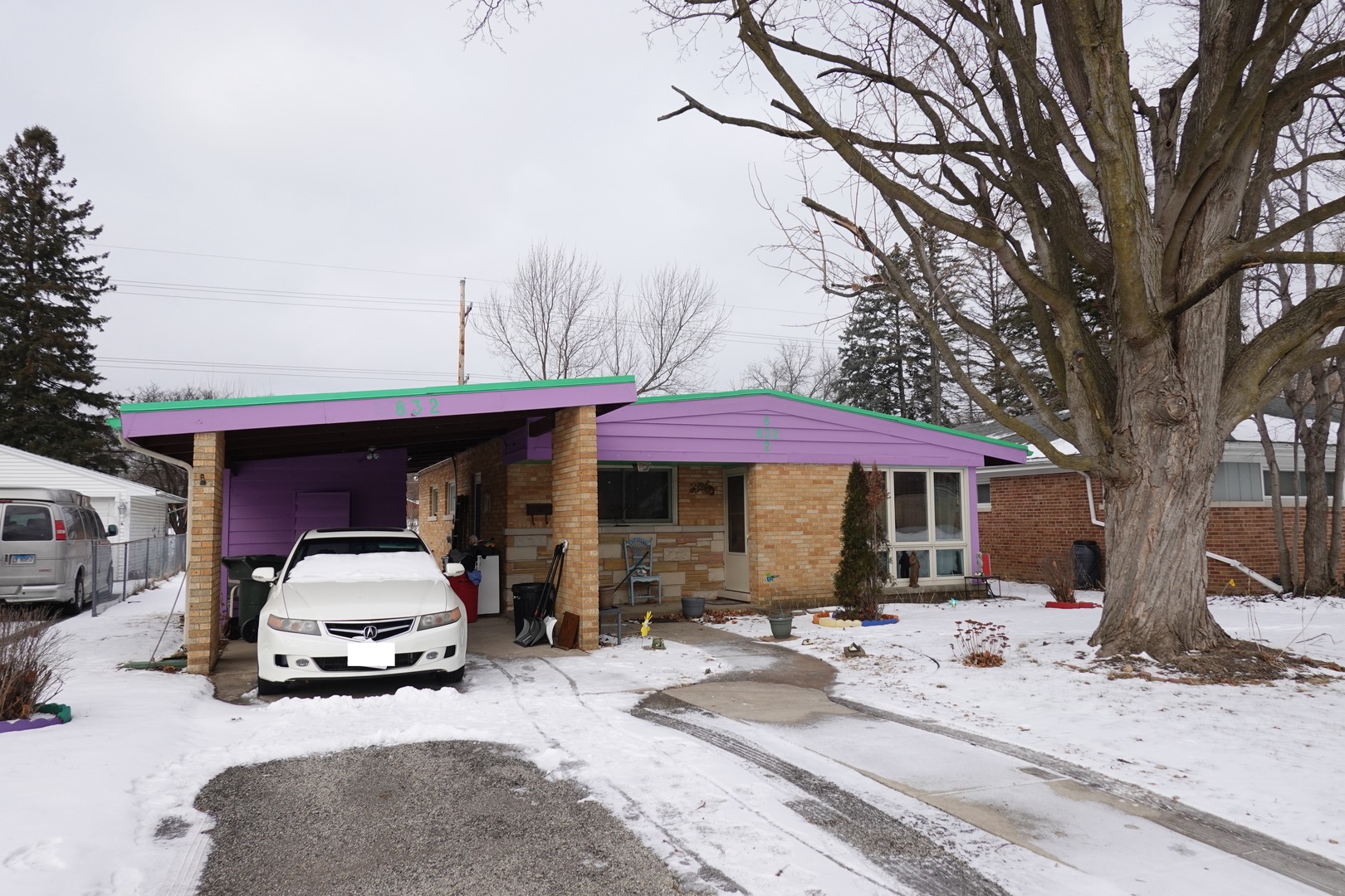 832 Mckinley Avenue, Mundelein, IL 60060