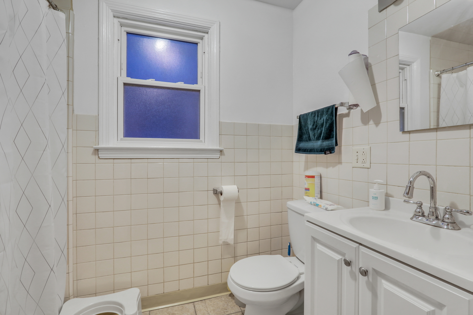 4956 LOUISE Street, Skokie, IL 60077