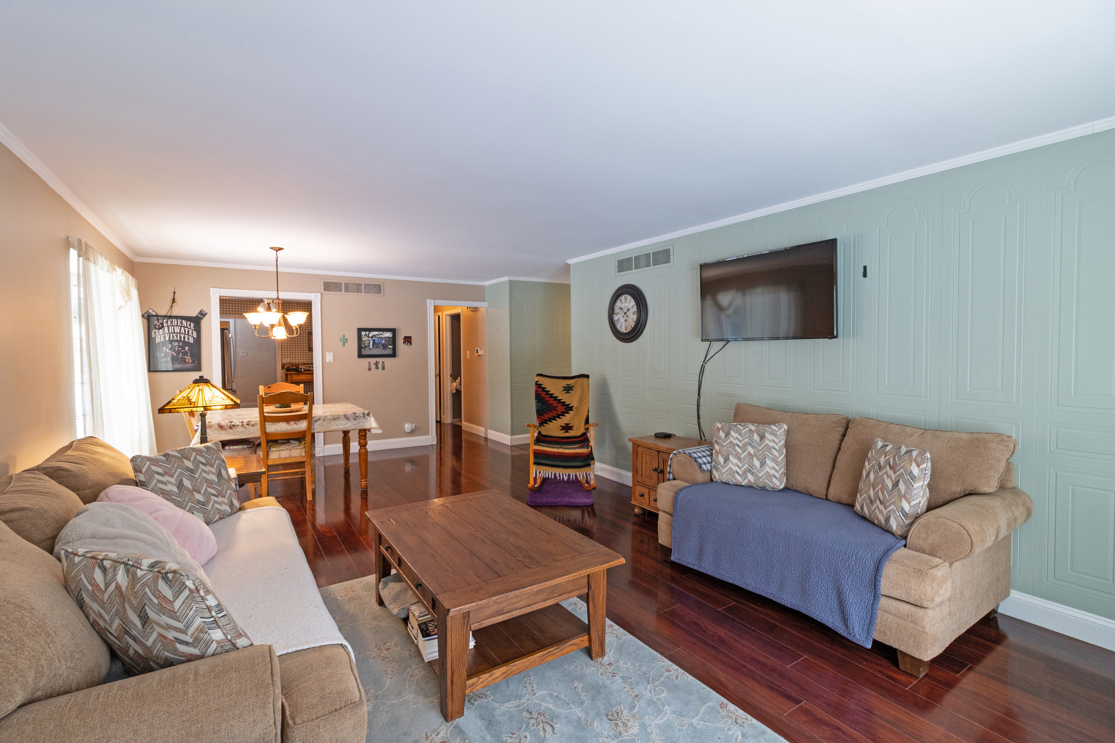 725 Cedar Lane, Frankfort, IL 60423