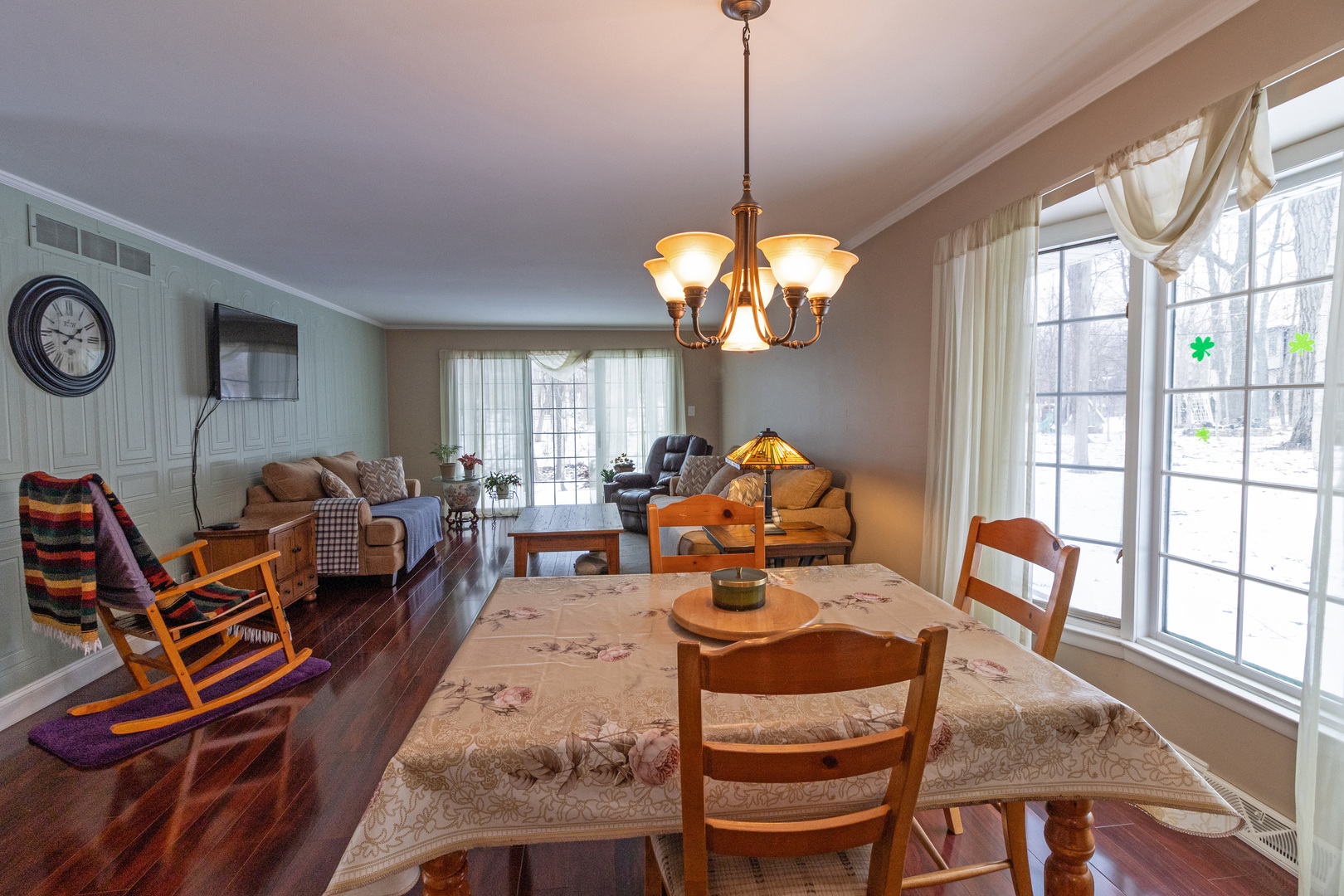 725 Cedar Lane, Frankfort, IL 60423