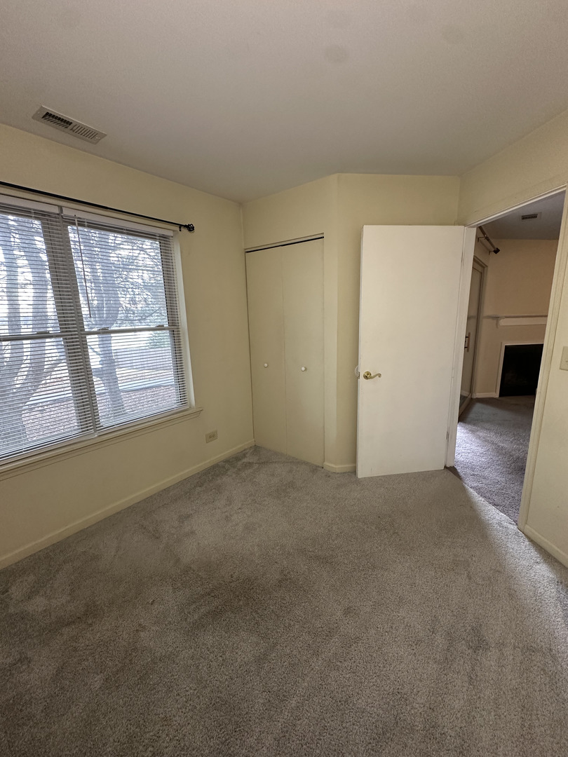 214 Glengarry Drive #201, Bloomingdale, IL 60108