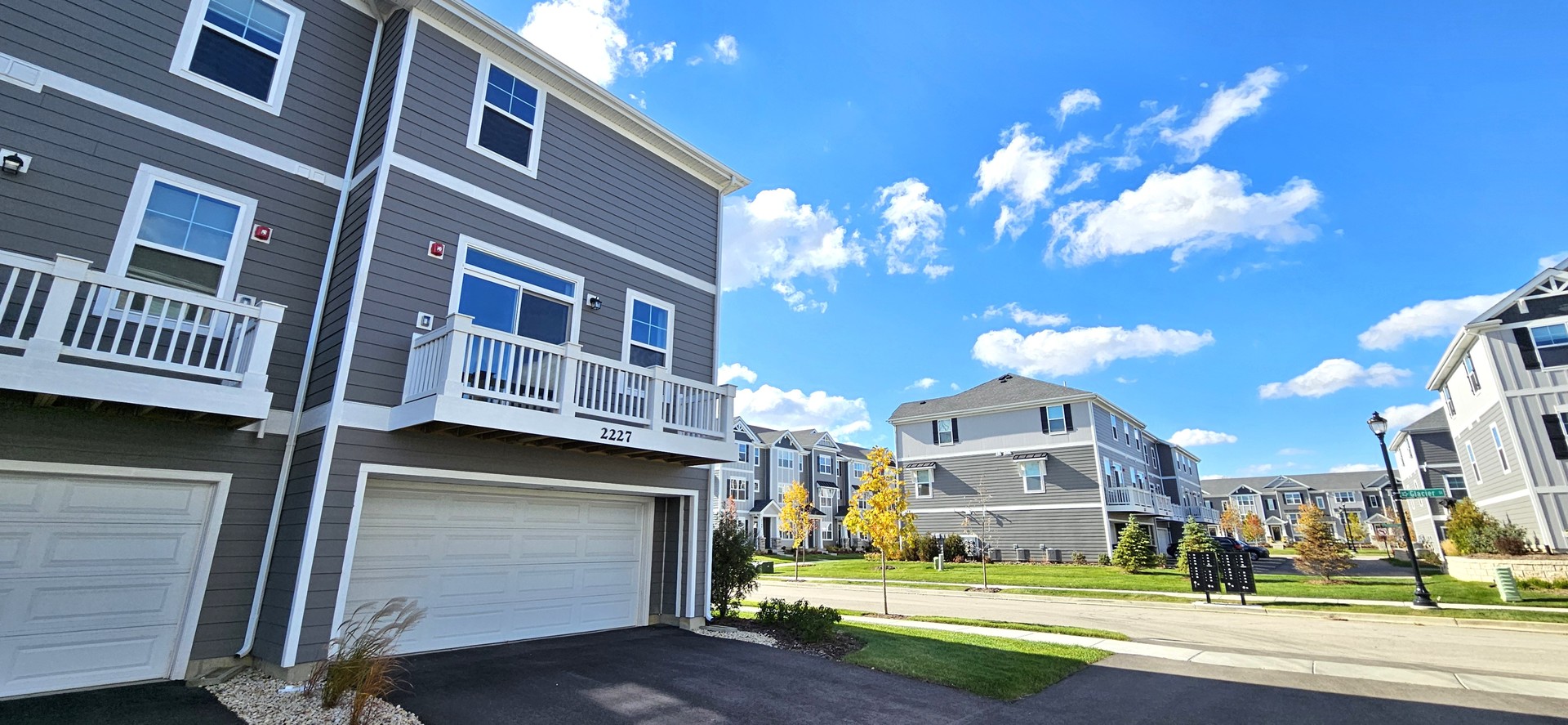 2227 Glacier Street, Mundelein, IL 60060