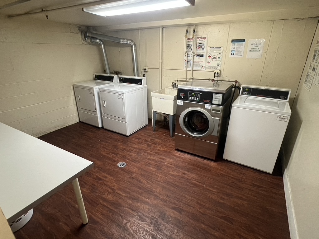 16W486 Lake Drive #7-102, Willowbrook, IL 60527