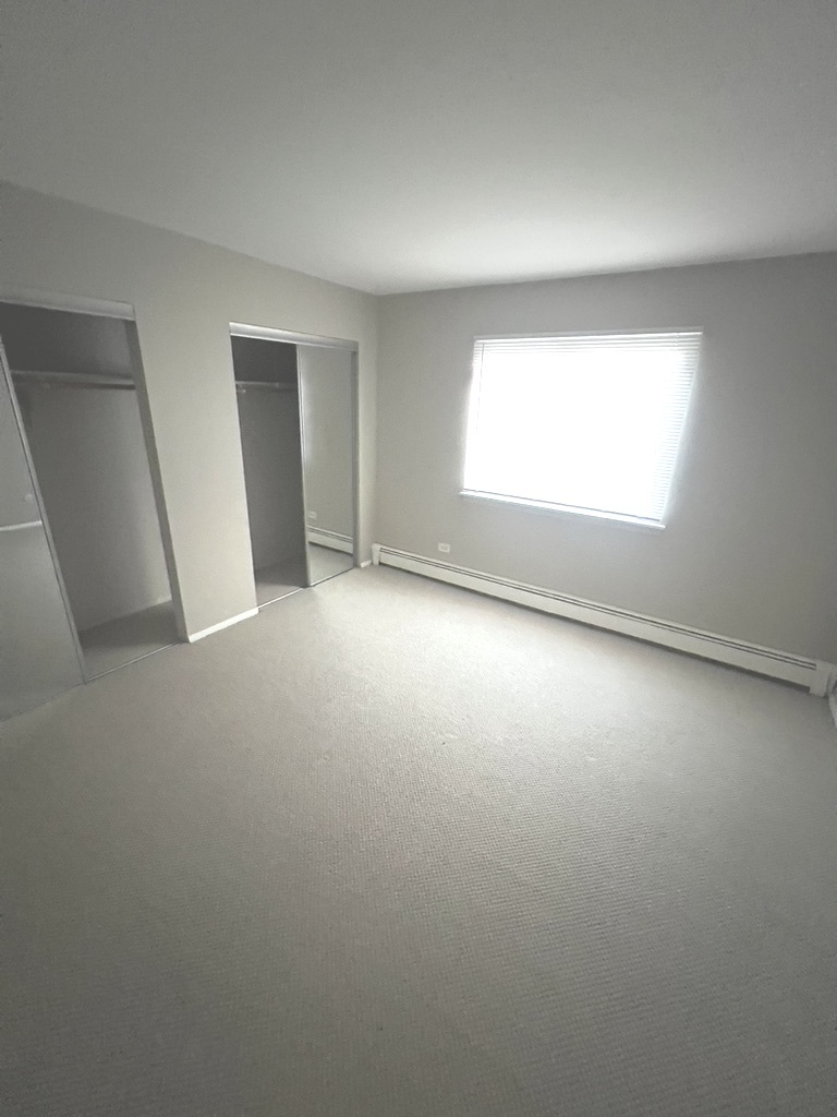 16W486 Lake Drive #7-102, Willowbrook, IL 60527