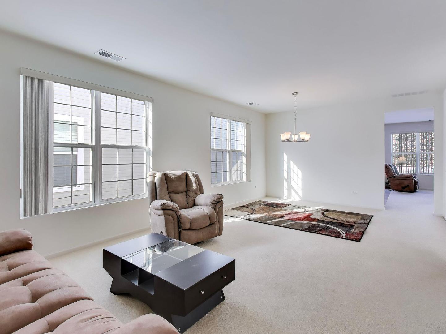 2594 Venetian Lane, Elgin, IL 60124