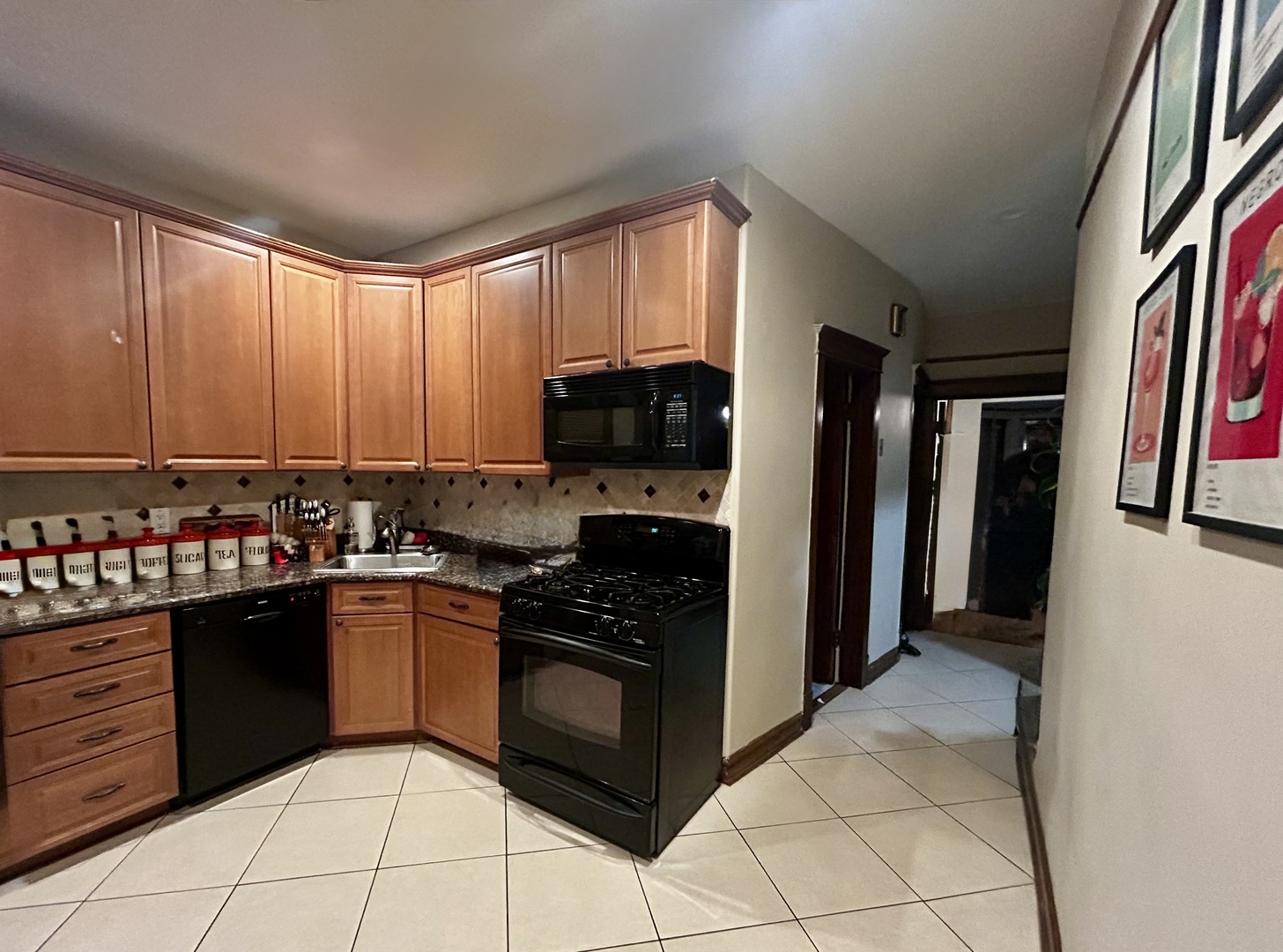 2340 W Thomas Street #1F, Chicago, IL 60622