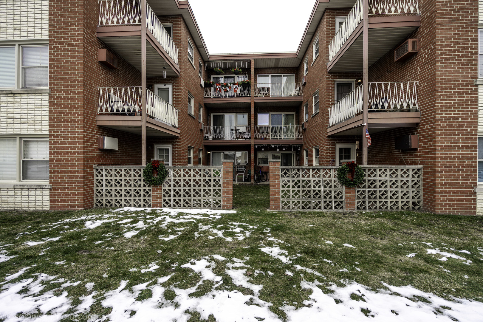 3023 Paris Avenue #205, River Grove, IL 60171