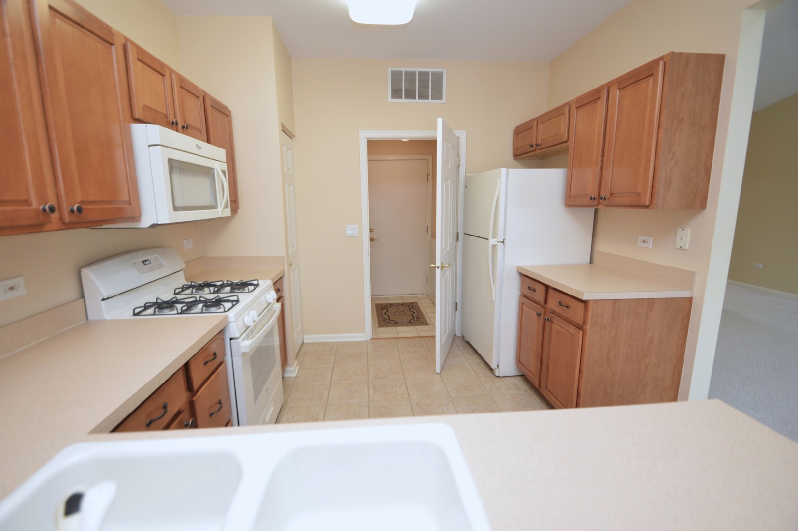 16242 Tomahawk Lake Court, Crest Hill, IL 60403