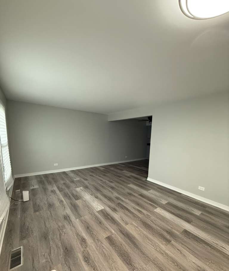 1311 Kingsbury Drive #E, Hanover Park, IL 60133