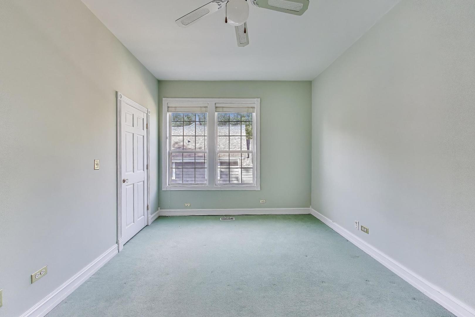 375 Park Avenue, Highland Park, IL 60035