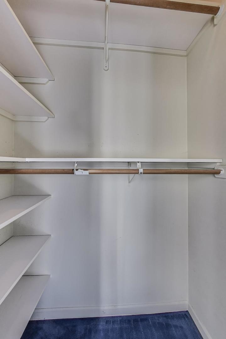 375 Park Avenue, Highland Park, IL 60035