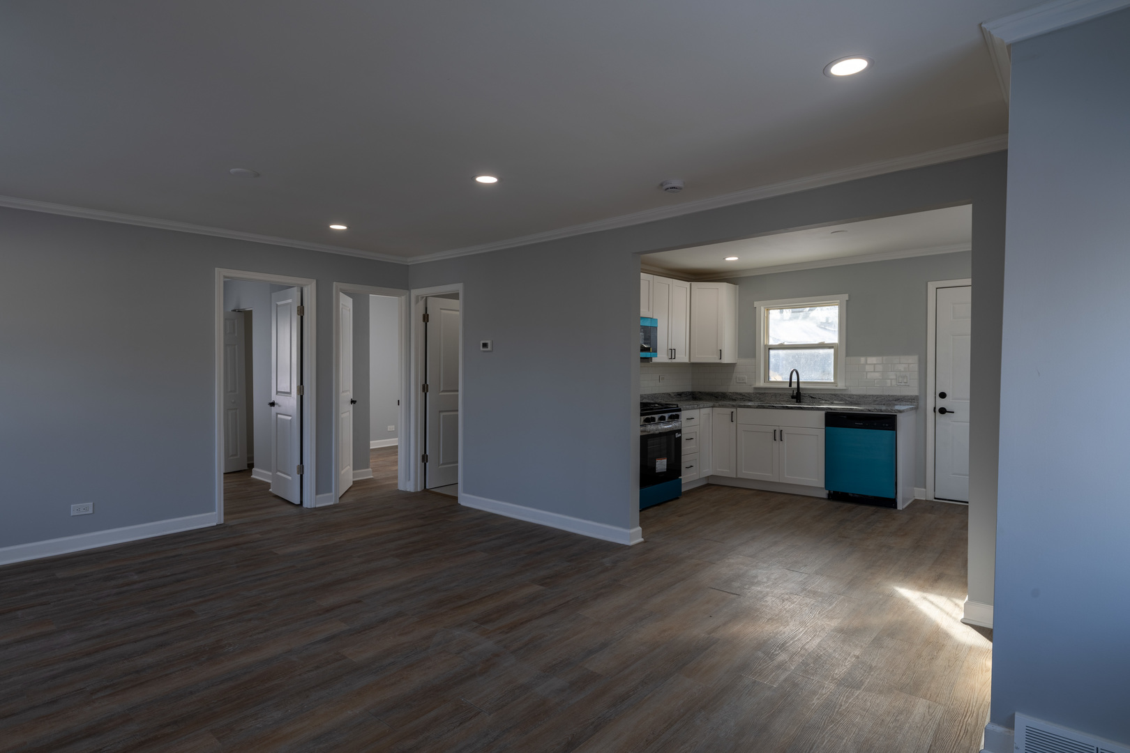 526 Grandview Drive, Round Lake Park, IL 60073