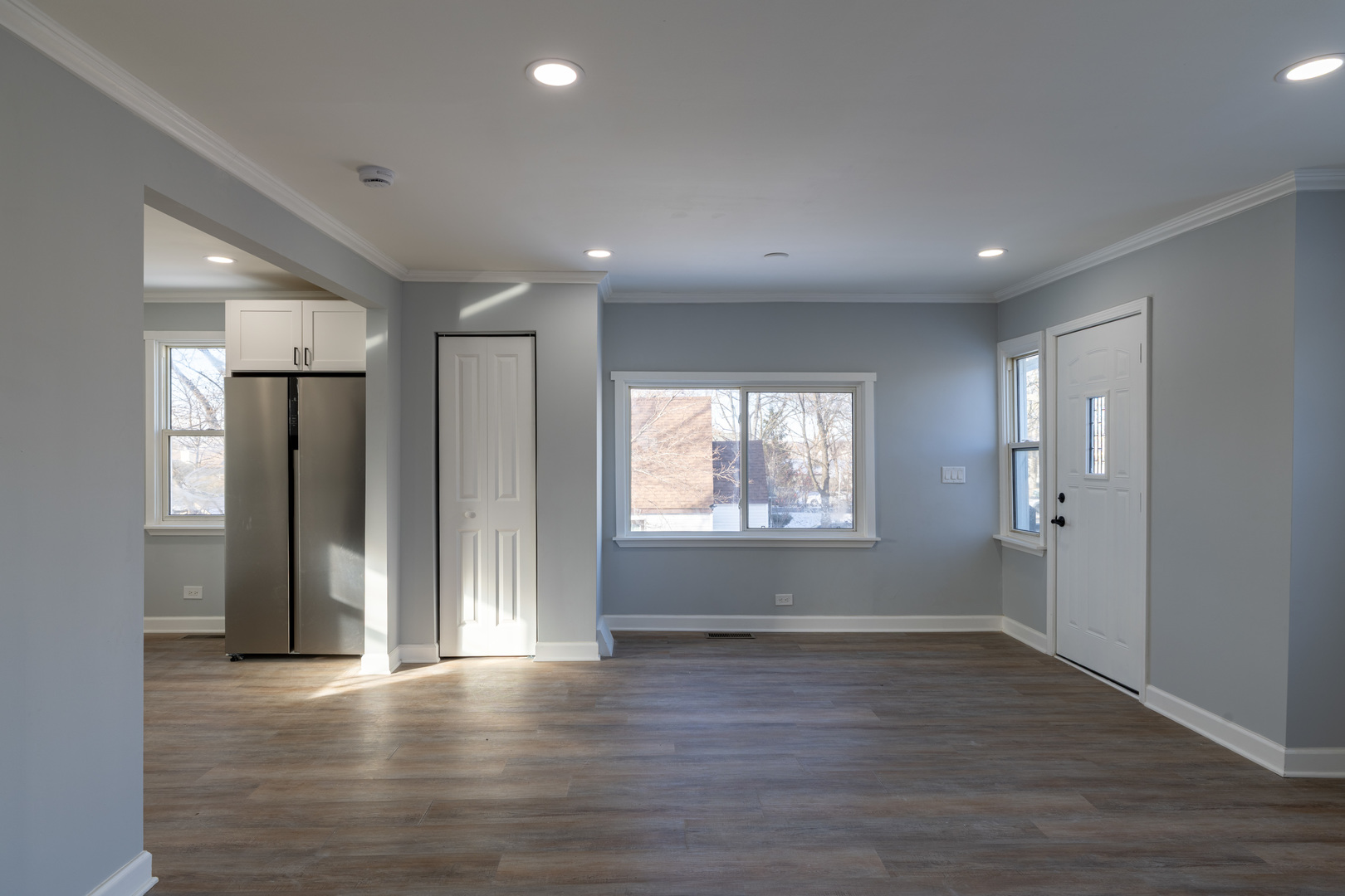 526 Grandview Drive, Round Lake Park, IL 60073