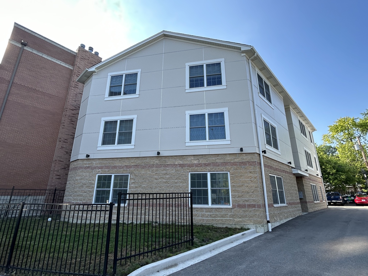 7441 N Rogers Avenue #1B, Chicago, IL 60626