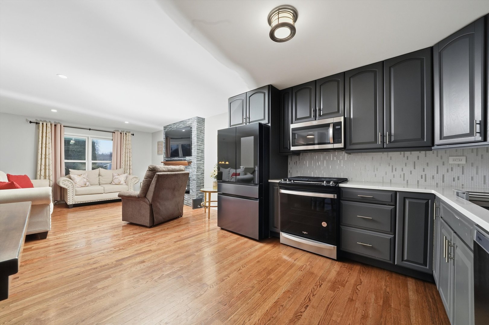 600 Seminole Trail, Lake In The Hills, IL 60156