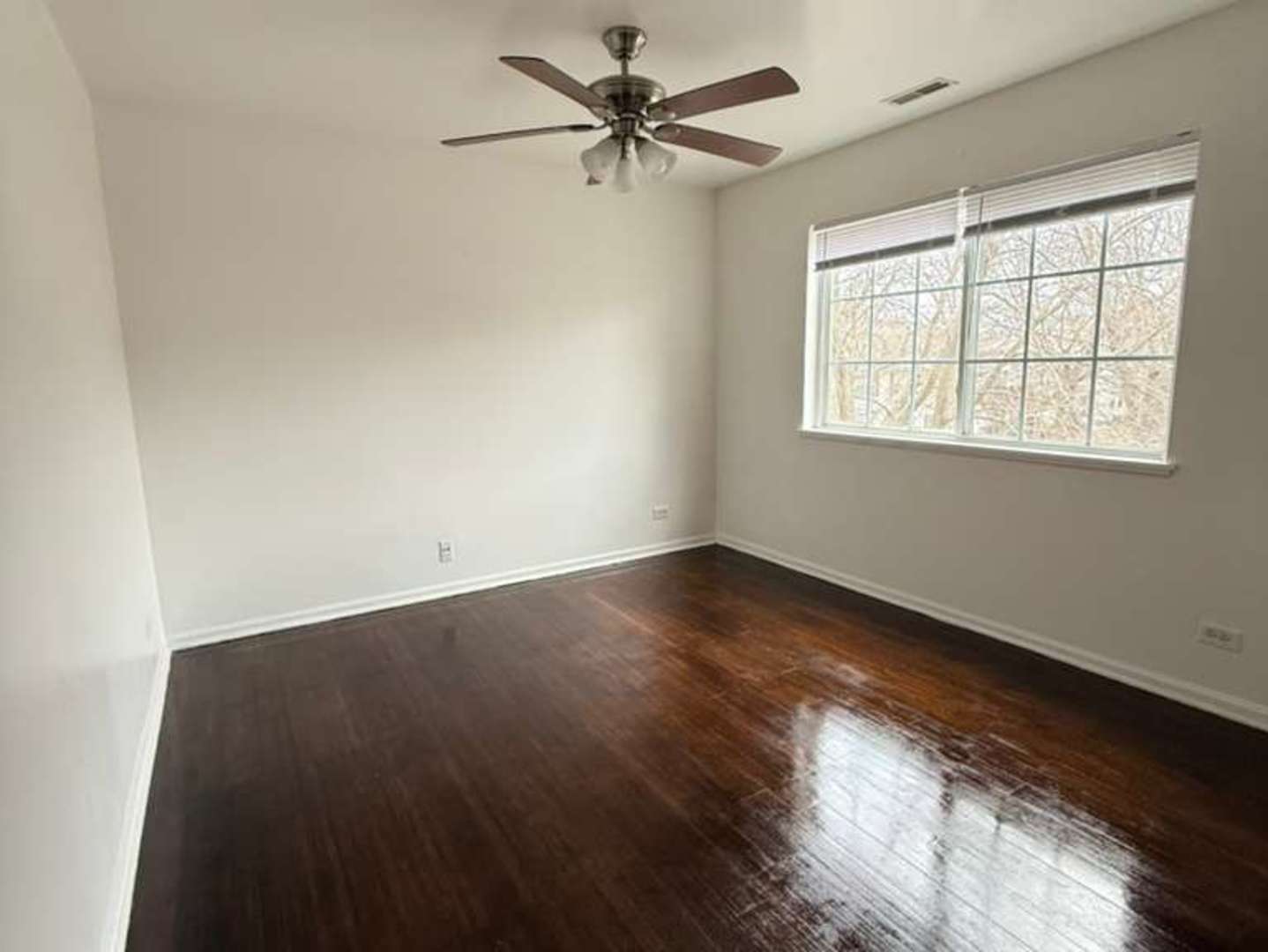 345 Abington Woods Drive, Aurora, IL 60502