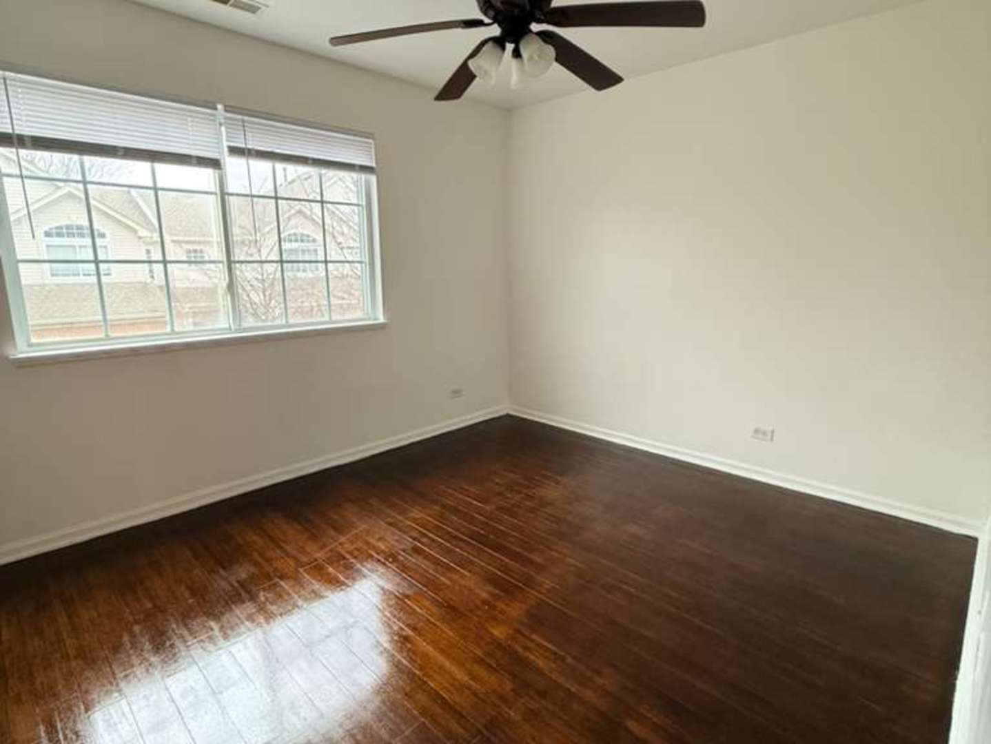 345 Abington Woods Drive, Aurora, IL 60502