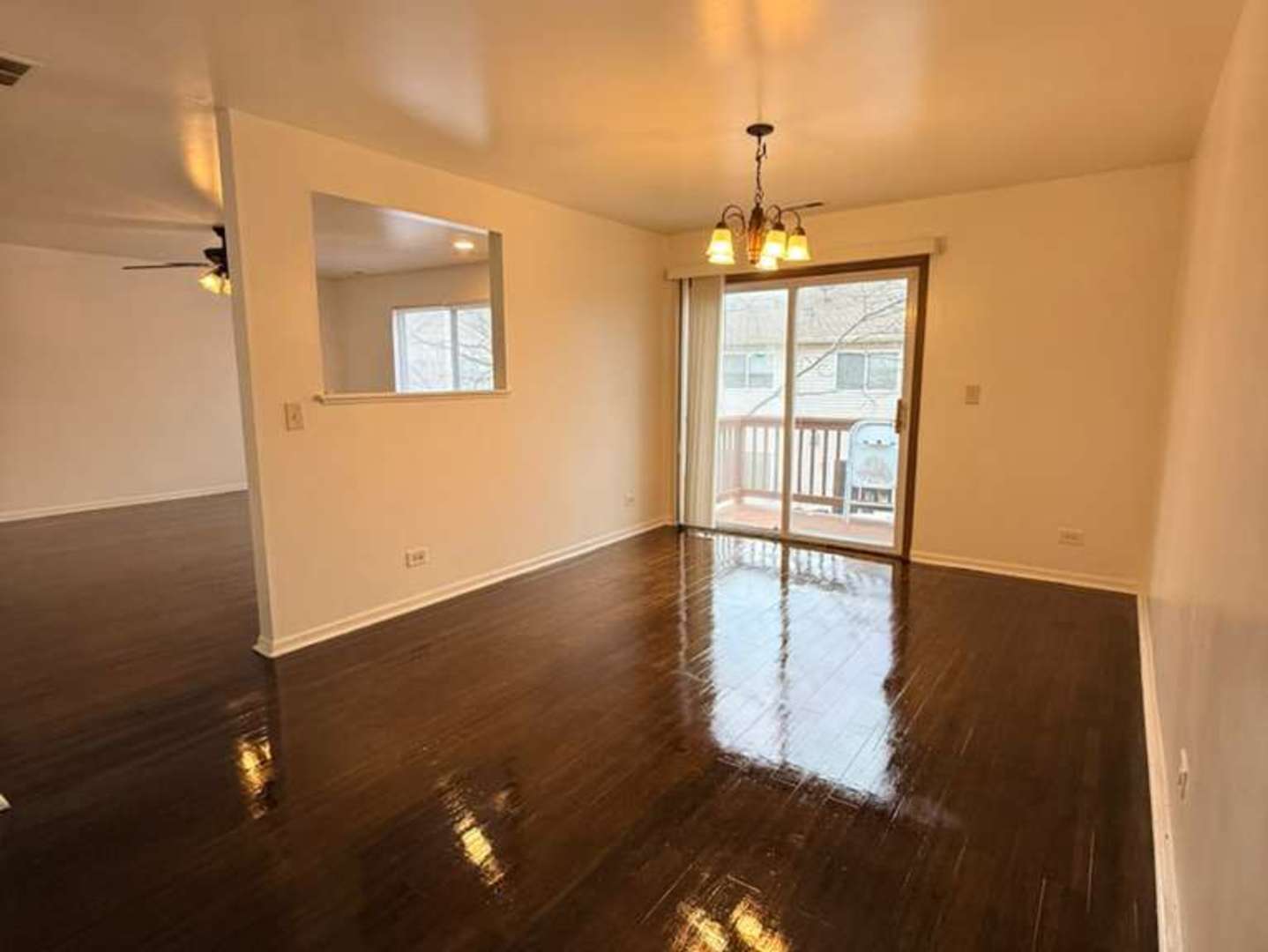 345 Abington Woods Drive, Aurora, IL 60502