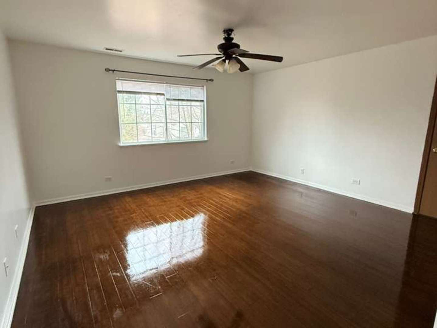 345 Abington Woods Drive, Aurora, IL 60502