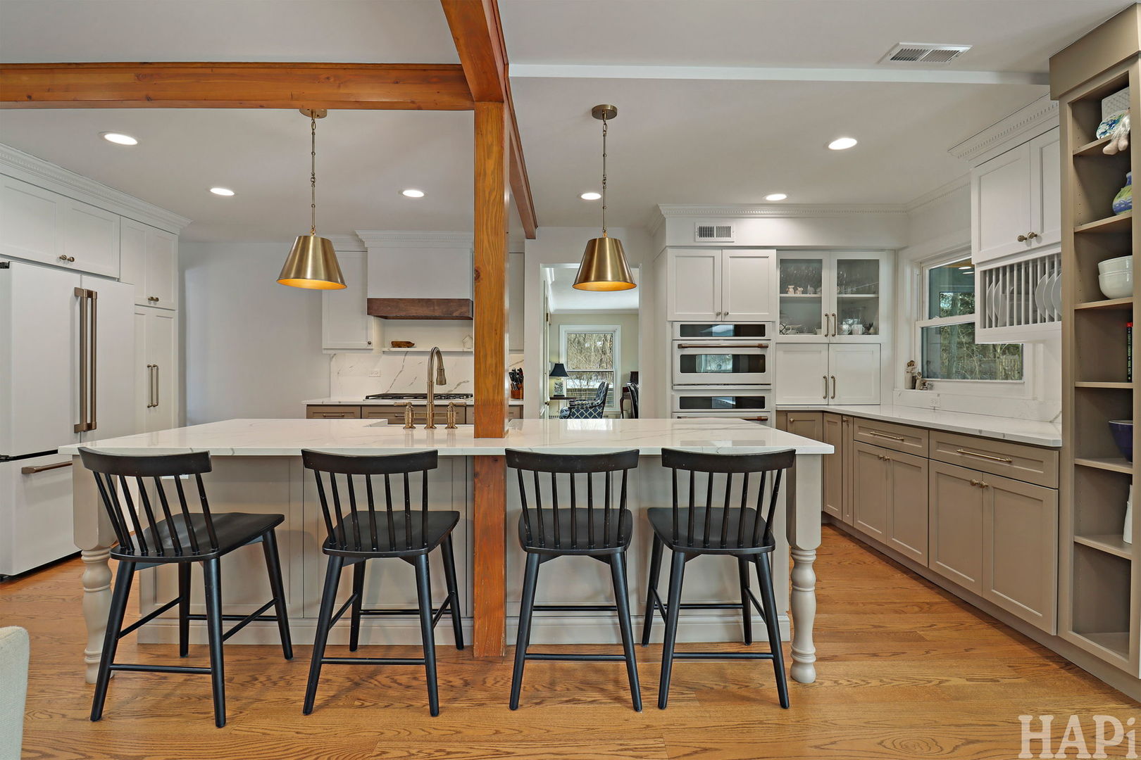 840 Hawthorne Lane, Libertyville, IL 60048