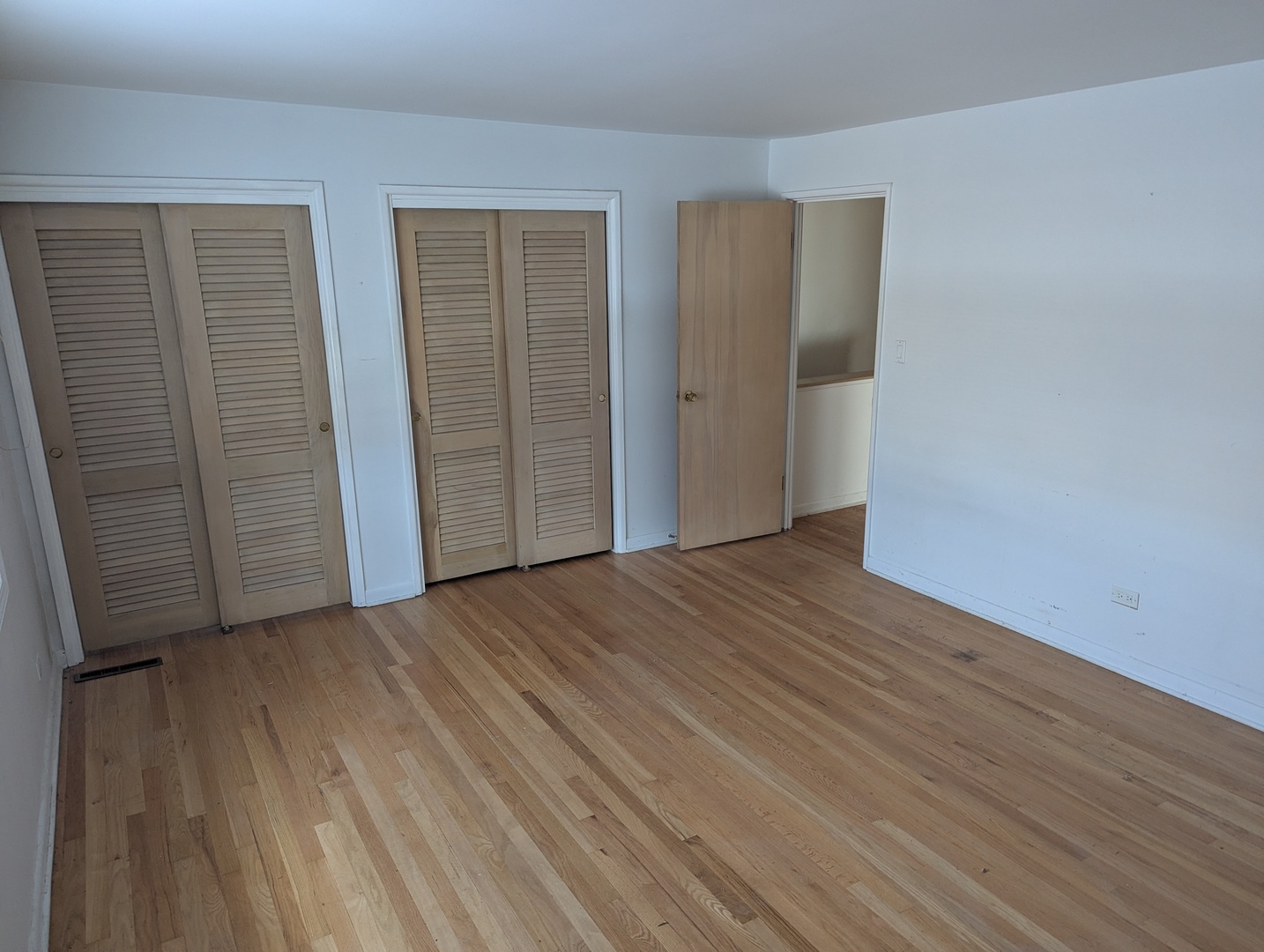 2507 W Howard Street, Chicago, IL 60645