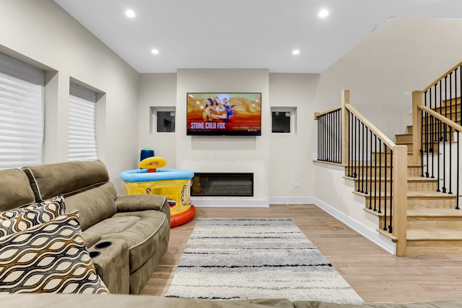 2035 S 11th Avenue, Maywood, IL 60153