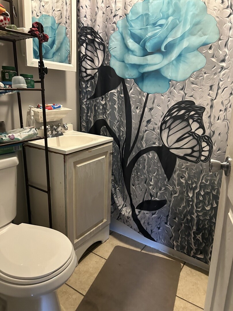 1123 Front Street, Aurora, IL 60505