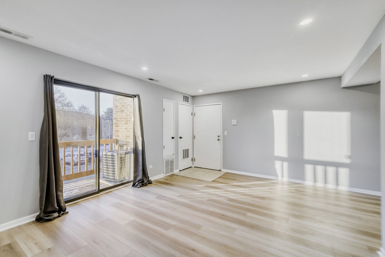 2252 Abbeywood Drive #E, Lisle, IL 60532