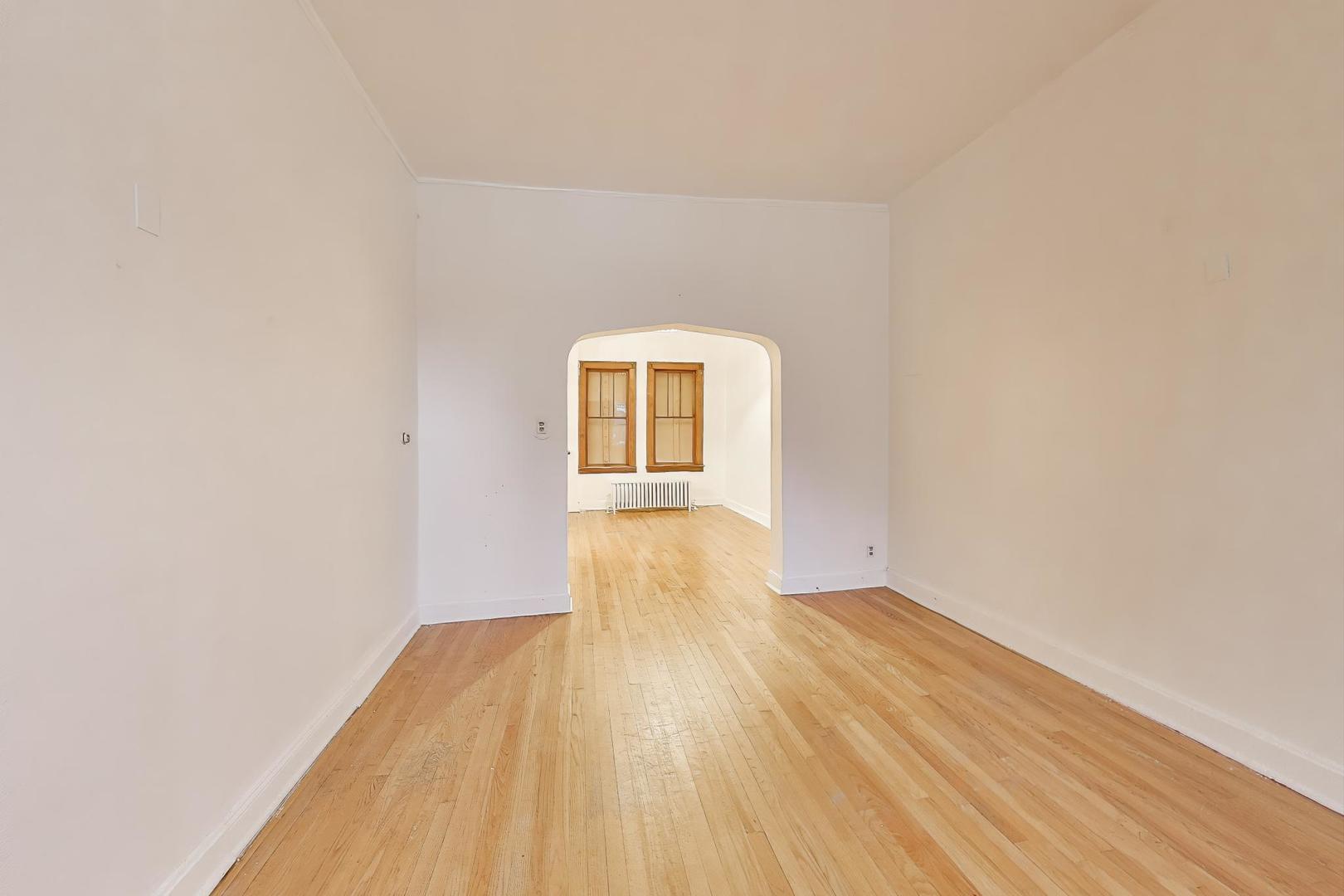 902 S Claremont Avenue, Chicago, IL 60612