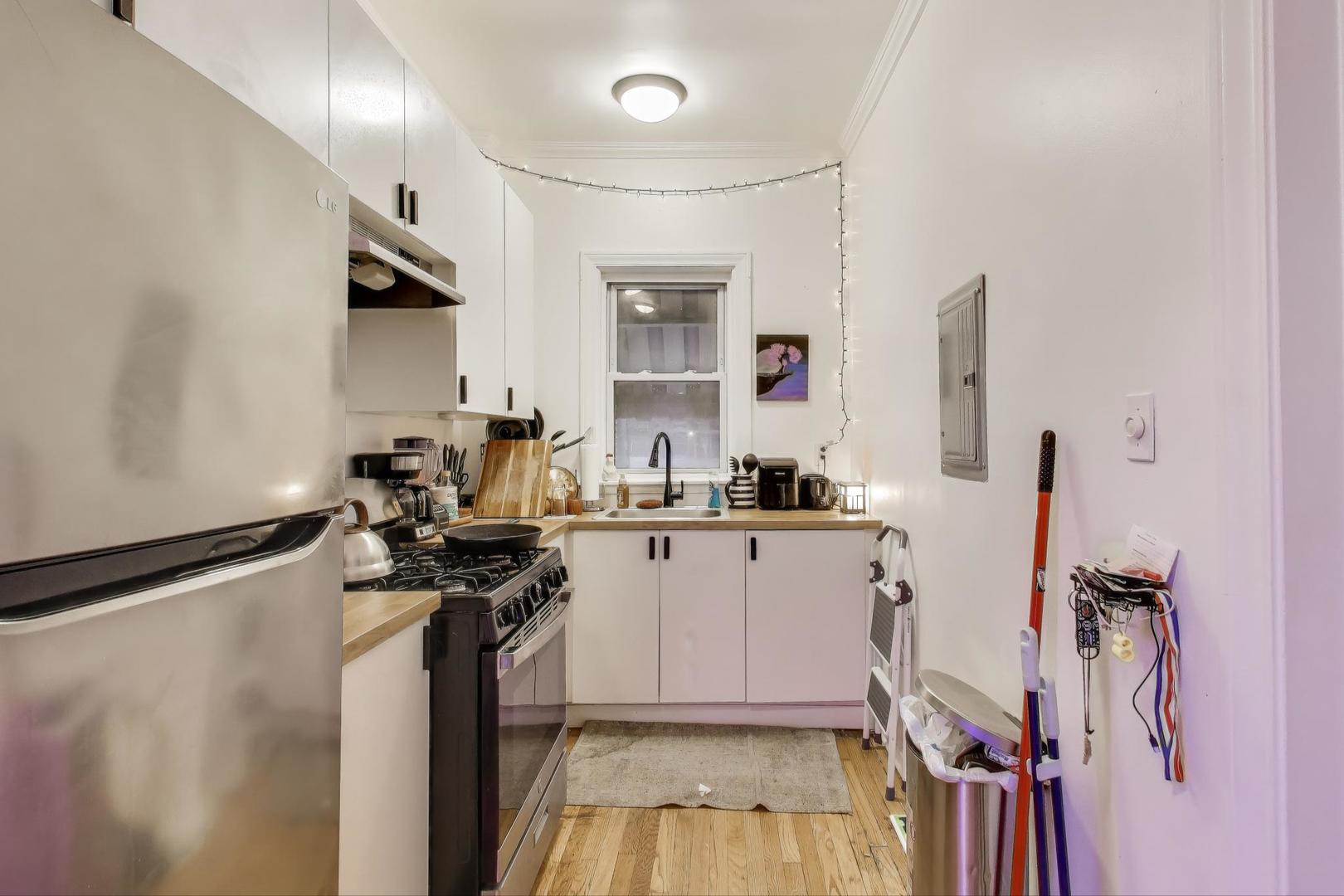 902 S Claremont Avenue, Chicago, IL 60612